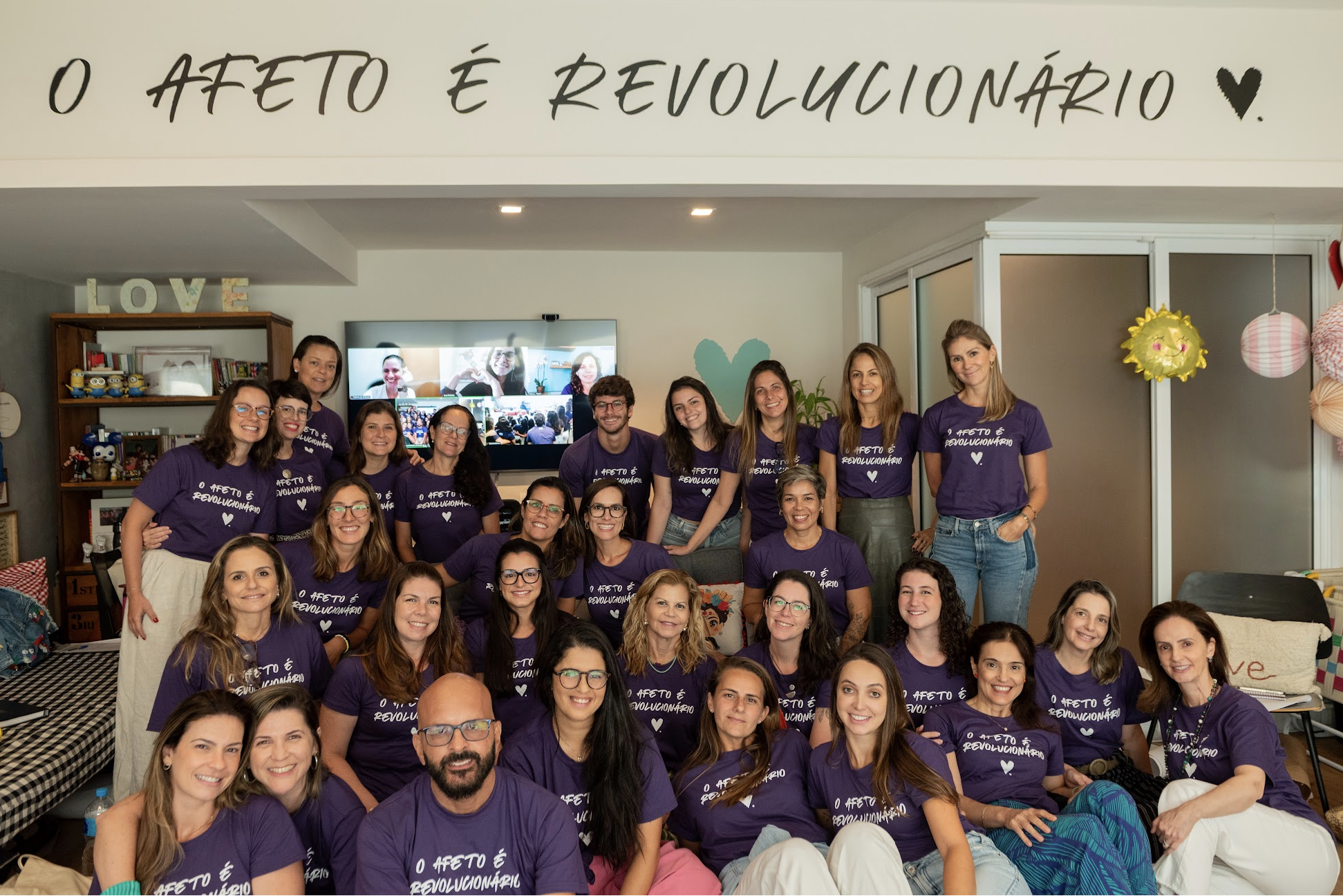 Turma de Terapia Sistêmica Vivencial da Bio, com o texto O afeto é revolucionário